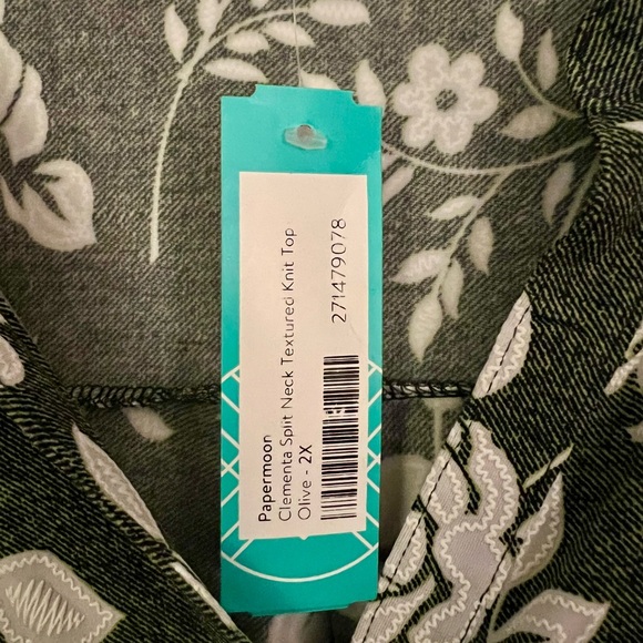 Papermoon Clementa Split Neck Textured Knit Top 2X – Stitch Fix - Picture 4 of 4